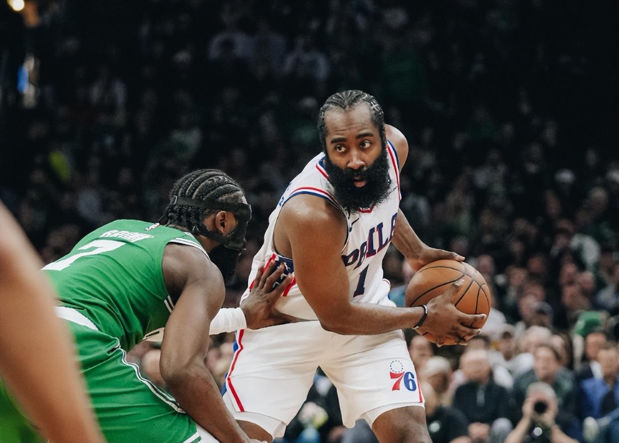 乐鱼app-篮网击败凯尔特人，哈登画地为牢持球莱纳