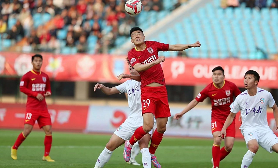 乐鱼体育APP下载-青岛黄海强势表现豪取连胜，雄心壮志冲击前列球队