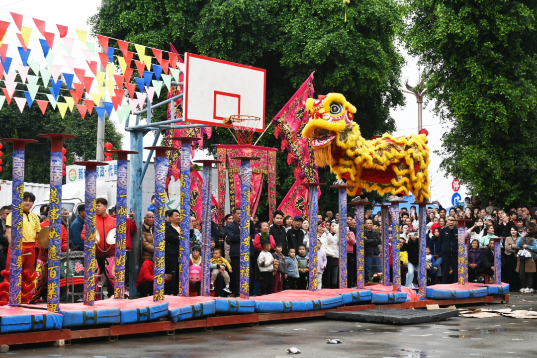 乐鱼体育-刺激对决现场气氛热烈观众沸腾不已
